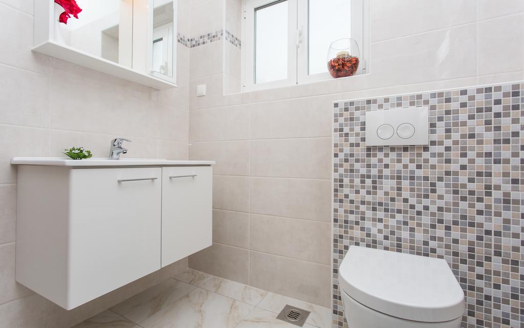 Apartments Lucija Башка Екстер'єр фото