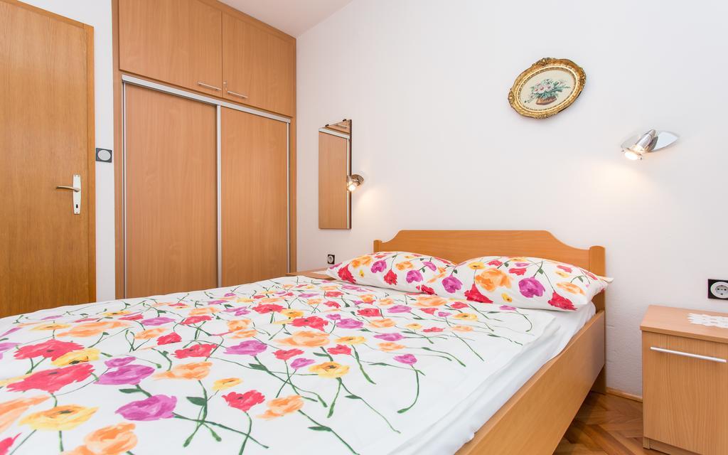 Apartments Lucija Башка Екстер'єр фото