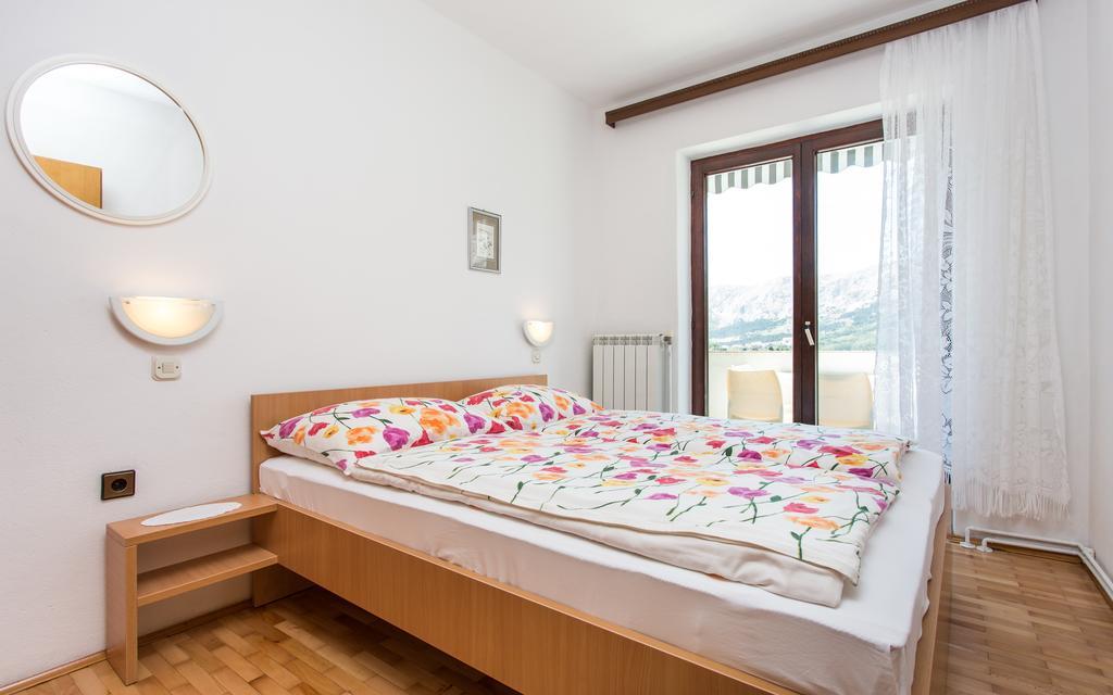 Apartments Lucija Башка Екстер'єр фото