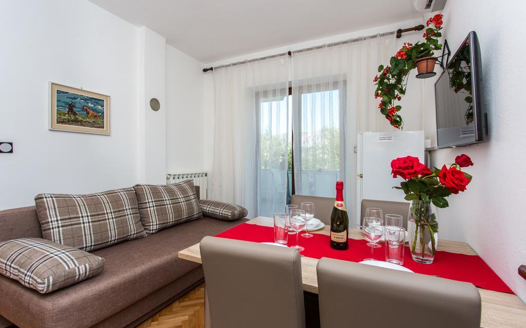 Apartments Lucija Башка Екстер'єр фото
